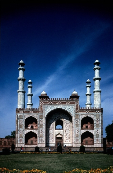 The Religious Significance of Mughal Imperial tombs: A Comparative Perspective